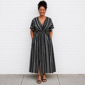 BloomChic Geometric Dolman Sleeve Maxi Dress Black White Plus Size 18 20 NWT